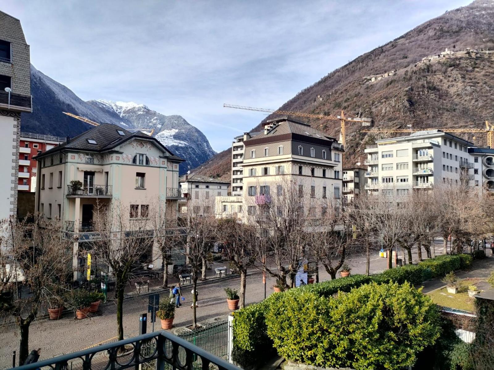 Bernina Station Center Apartment - Tirano Bagian luar foto