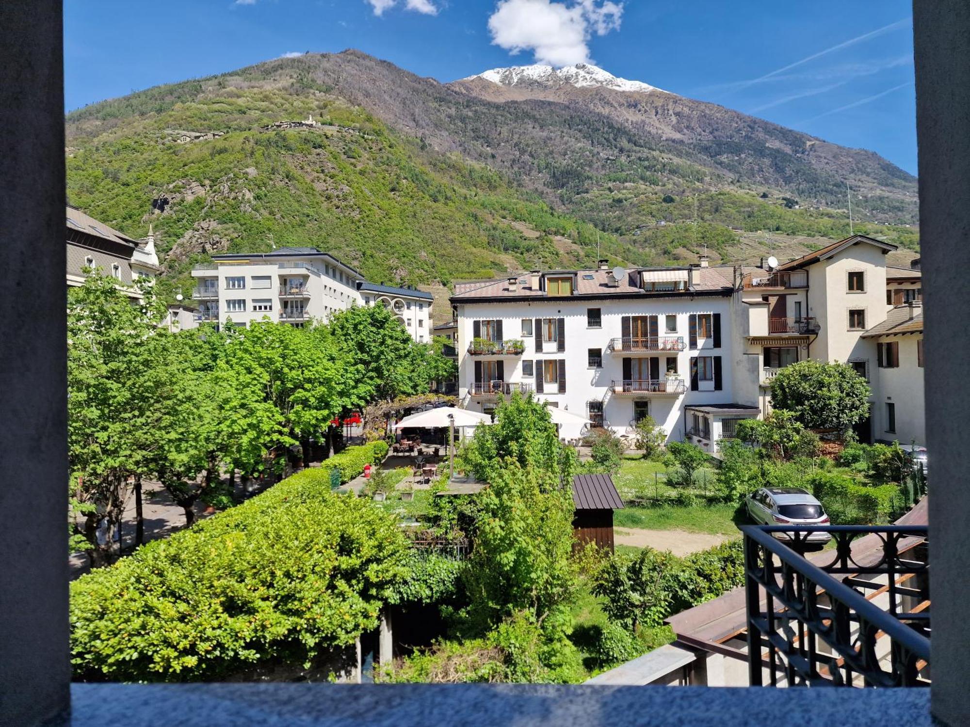 Bernina Station Center Apartment - Tirano Bagian luar foto