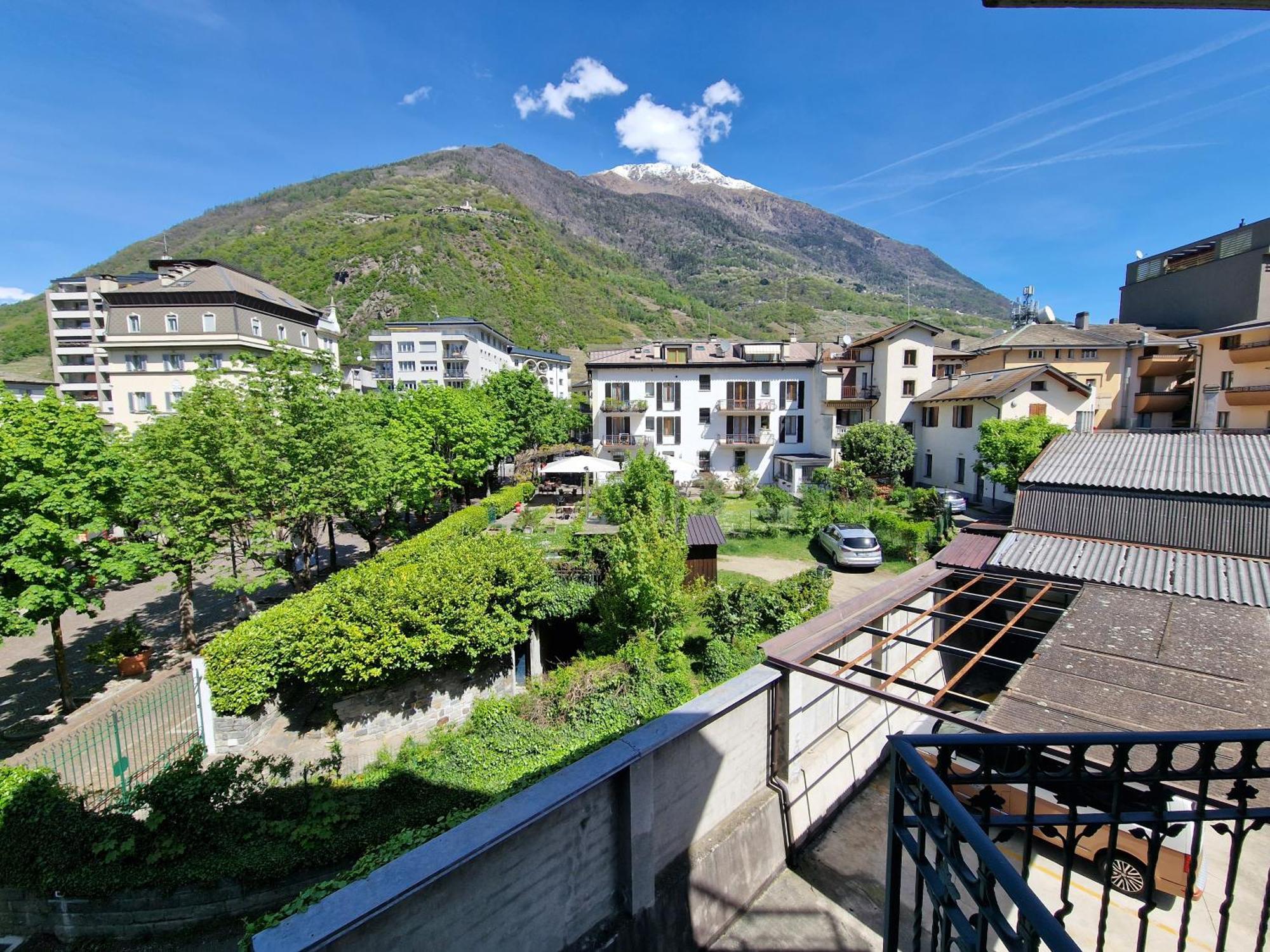 Bernina Station Center Apartment - Tirano Bagian luar foto