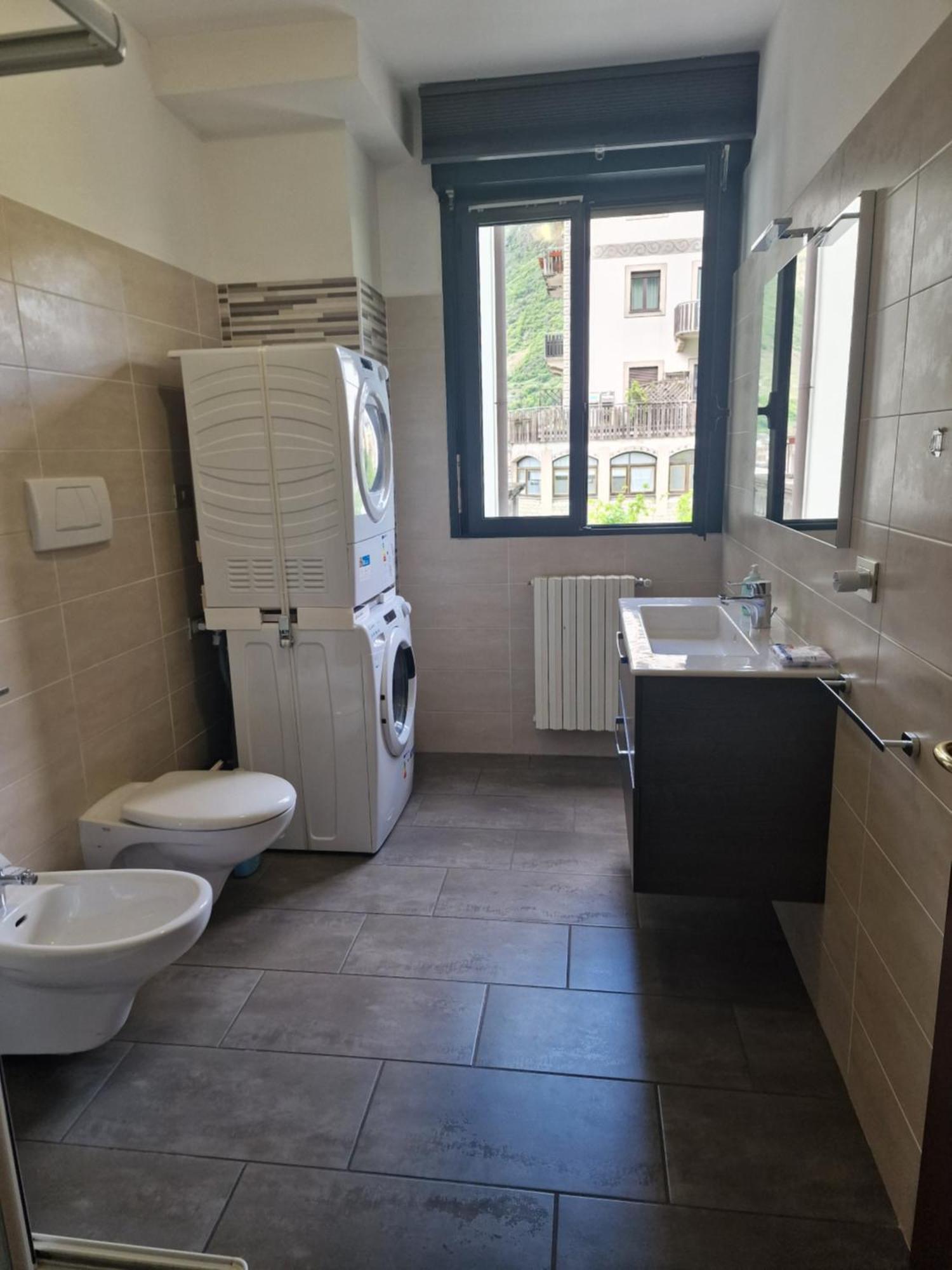 Bernina Station Center Apartment - Tirano Bagian luar foto